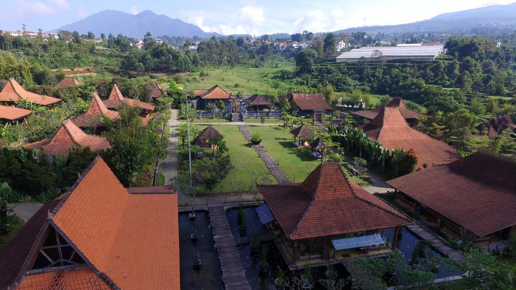 Jadul Village Resort Лембанг Екстериор снимка