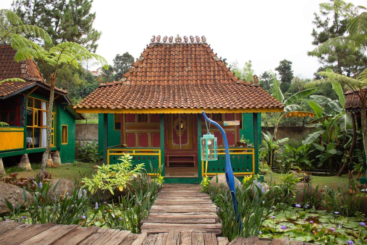 Jadul Village Resort Лембанг Екстериор снимка
